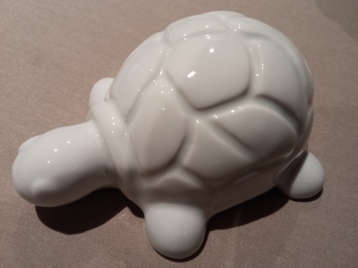 Zdjęcie oferty: Figurka porcelanowa mały żółw WAWEL