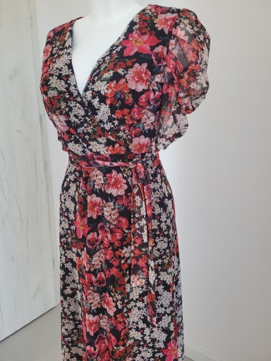 Zdjęcie oferty: Sukienka w kwiaty   midi  Trendol Roz.36/38