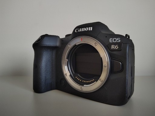 Zdjęcie oferty: Canon R6 - mało używany 