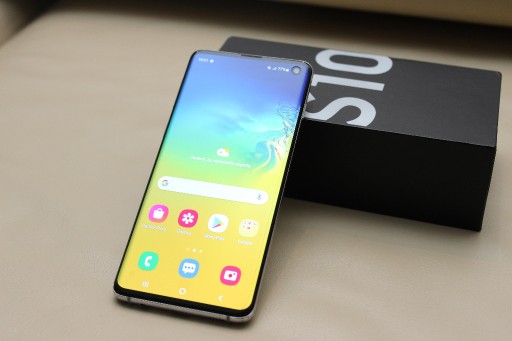 Zdjęcie oferty: Telefon Samsung Galaxy S10 8 / 128 GB 