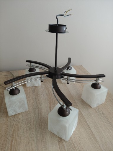 Zdjęcie oferty: Sprzedam lampę sufitową THORN wenge.