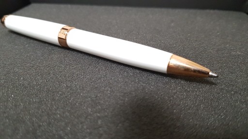 Zdjęcie oferty: Długopis Caran d'Ache Leman Slim White Rose Gold