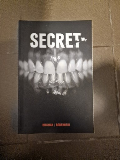 Zdjęcie oferty: Komiks po angielsku Secret Jonathan Hickman