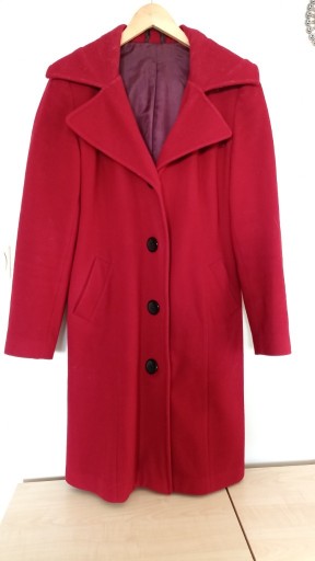 Zdjęcie oferty: Płaszcz zimowy 42/44 w kolorze ciemna czerwień bor