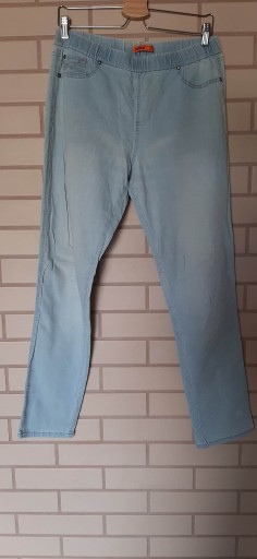 Zdjęcie oferty: Spodnie jeansowe jegginsy Atmosphere rozmiar 42