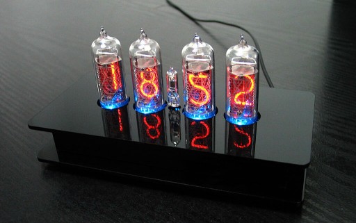 Zdjęcie oferty: Zegar Nixie   z  czterema  lampami  IN-14