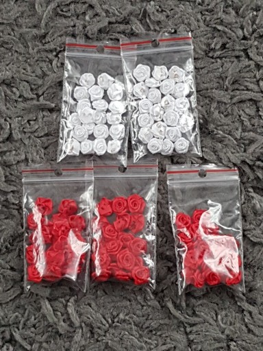 Zdjęcie oferty: Różyczki Atłasowe Białe + Czerwone 100 szt.