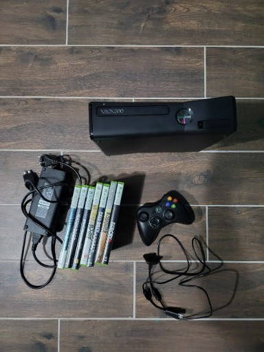 Zdjęcie oferty: XBOX 360S 360 S Konsola + pad i zasilacz 
