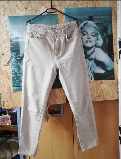 Zdjęcie oferty: Spodnie Mom Jeans Gina Tricot M