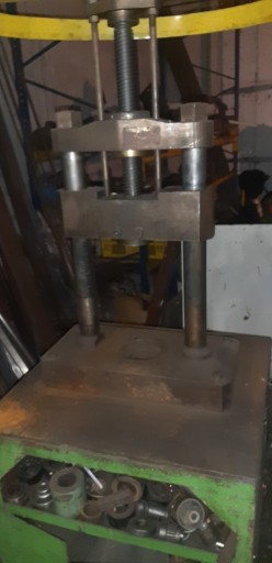Zdjęcie oferty: Prasa ręczna balansowa 18 ton