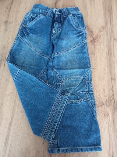 Zdjęcie oferty: Spodnie  jeansy chłopięce 104-110