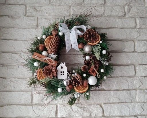 Zdjęcie oferty: Wianek świąteczny.Sztuczny.Średnica 37cm