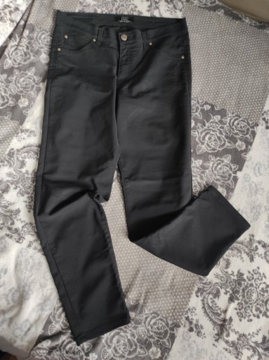 Zdjęcie oferty: B-jeans by bessie czarne w32L30 r M/L