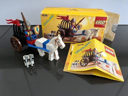 Zdjęcie oferty: Lego 6016 - Knight’s Arsenal castle rycerze