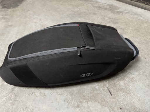 Zdjęcie oferty: Audi torba na tylna kanape podlokietnik ORYG BDB