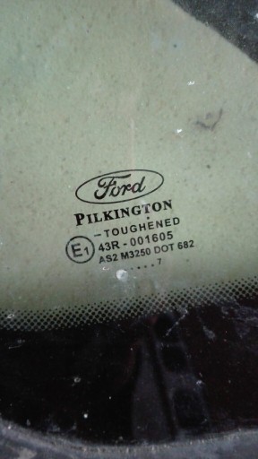 Zdjęcie oferty: Szyba karoseryjna trójkąt Ford S-Max.