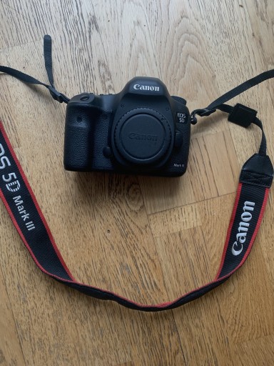 Zdjęcie oferty: Canon 5D Mark III stan b.dobry około 60 tys klatek