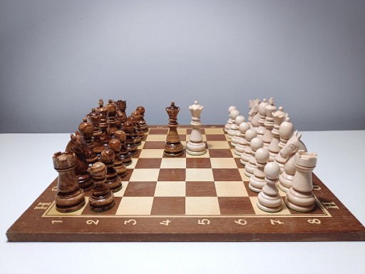 Zdjęcie oferty: Figury szachowe drewniane BUK szachy