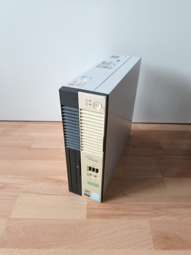 Zdjęcie oferty: Retro komputer Fujitsu Siemens Esprimo C5910 IQ963