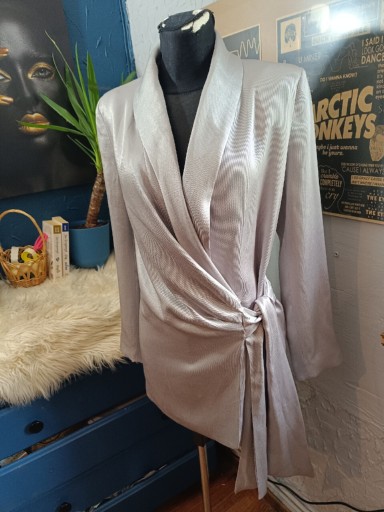 Zdjęcie oferty: Srebrny żakiet marynarka sukienka wiązanie 