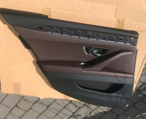 Zdjęcie oferty: Boczek tapicerka drzwi do BMW 528i - lewy tył 