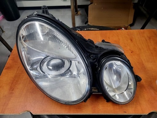 Zdjęcie oferty: Lampy przód Mercedes E klasa W211 E55 AMG bixenon