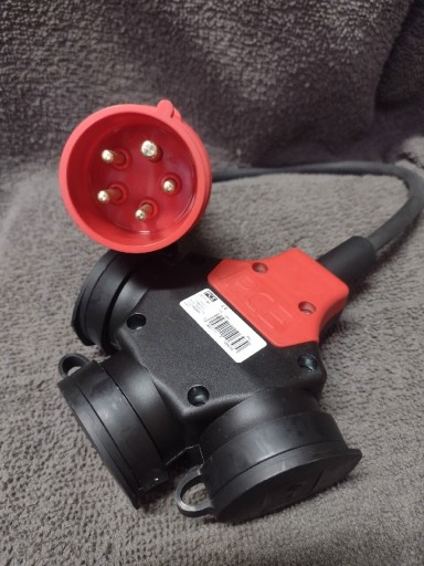 Zdjęcie oferty: Adapter siłowy przejściówka z 16A 5P 400V -3x230V