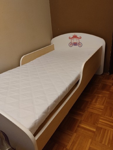 Zdjęcie oferty: Łóżko dziecięce dla dziewczynki 160/80 + materac