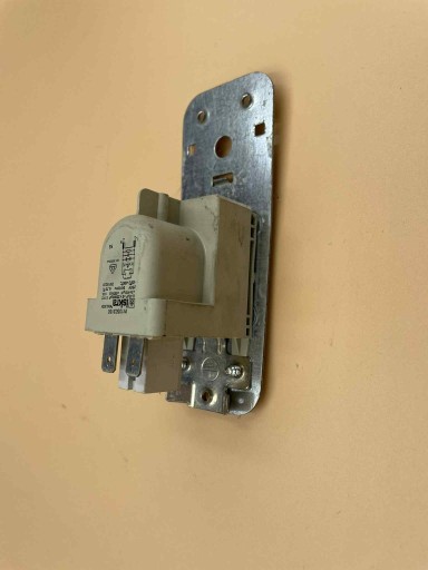 Zdjęcie oferty: Filtr przeciwzakłóceniowy pralki Bosch, W10503160 (41)