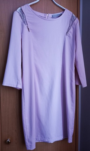 Zdjęcie oferty: Elegancka jasnoróżowa sukienka z koronką 