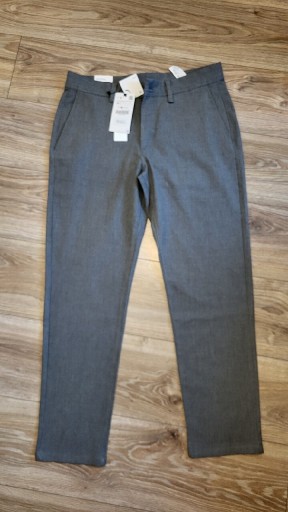Zdjęcie oferty: Spodnie ZARA r.40 tkanina elastyczna. Wiskoza 32%
