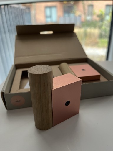 Zdjęcie oferty: Muuto ATTACH Haczyk Wieszak Ścienny 2 Szt. Różowy