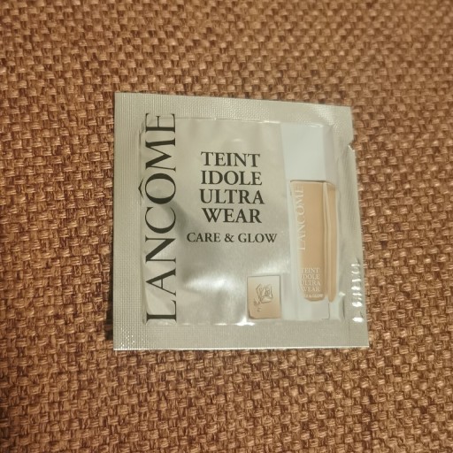 Zdjęcie oferty: Lancome Teint Idole Ultra Wear Care &Glow 220C 1ml