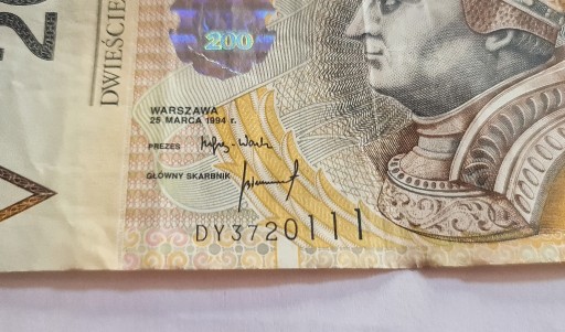 Zdjęcie oferty: Banknot 200 zł seria DY3720111