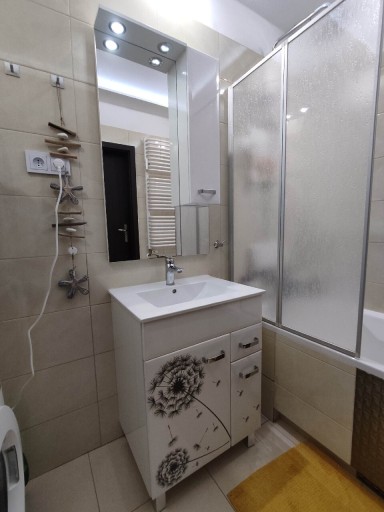 Zdjęcie oferty: Zestaw łazienkowy z umywalką i lustrem