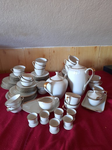 Zdjęcie oferty: Porcelanowy serwis herbaciano-kawowy sygnowany