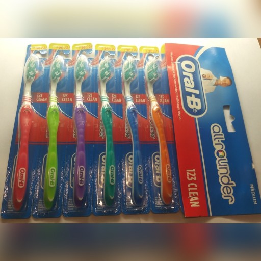 Zdjęcie oferty: Szczoteczka do zębów klasyczna oral-b