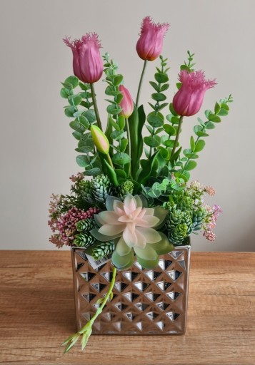 Zdjęcie oferty: Kompozycja z tulipanów papuzich.