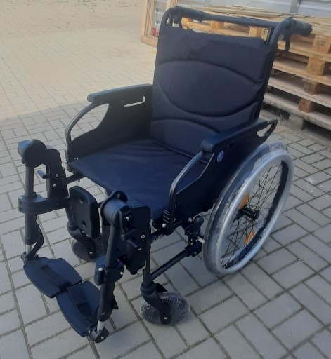 Zdjęcie oferty: Wózek inwalidzki D200 Vermeiren aluminiowy wygodny