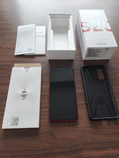 Zdjęcie oferty: Samsung Galaxy S20 FE czerwony super stan