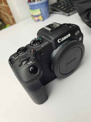 Zdjęcie oferty: Canon EOS RP body jak nowy, bardzo niski przebieg.