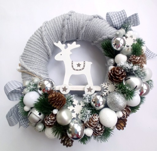 Zdjęcie oferty: Wianek świąteczny Boże Narodzenie szary srebrny biały makrama rękodzieło