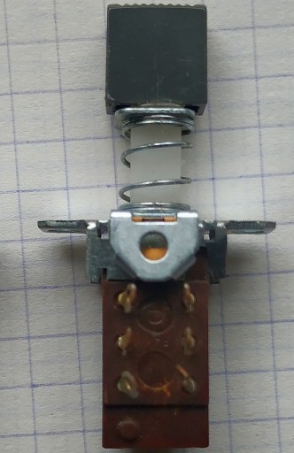 Zdjęcie oferty: Przełącznik izostat biostabilny UNITRA z klawiszem-nasadką.