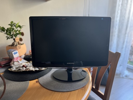 Zdjęcie oferty: Monitor Samsung 24” 