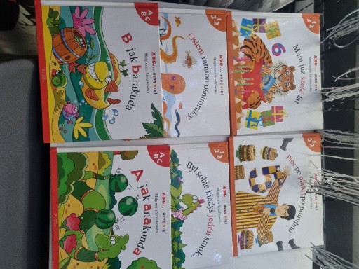 Zdjęcie oferty: Książeczki dla dzieci pilnie