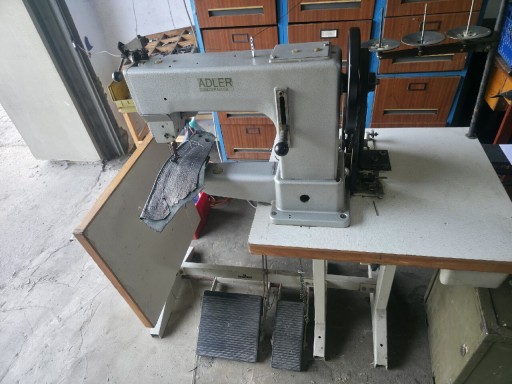 Zdjęcie oferty: Maszyna Szyjąca Adler 205/64