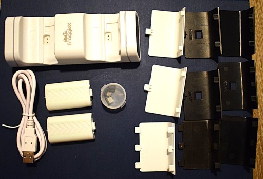 Zdjęcie oferty: FroggieX XBO - Podwójna stacja ładująca + dwa akumulatorki i dodatki .