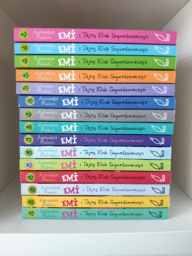 Zdjęcie oferty: Emi i Tajny Klub Superdziewczyn * tomy 1-15