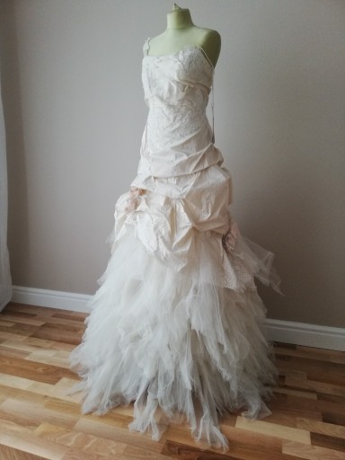 Zdjęcie oferty: suknia ślubna VENIKA CAPPUCCINO TAFTA 40 OKAZJA