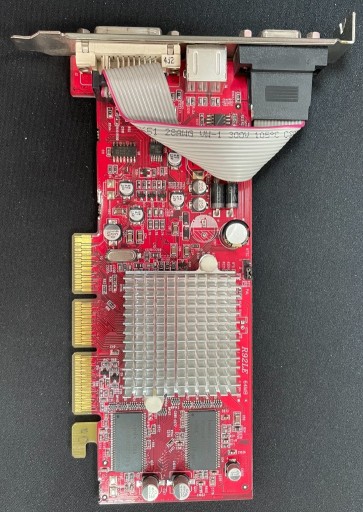 Zdjęcie oferty: ATI Radeon R9200LE 64MB AGP 9200LE R92LE